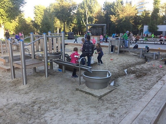 17 увлекательных детских площадок в московских парках
